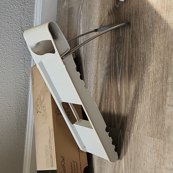 Pampered Chef Ultimate Mandoline #1109 Grater Slicer 4 Blades - Picture 4 of 11